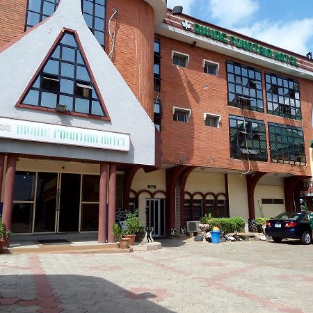 Divine Fountain Hotel Ajao Estate Lagos Bagian luar foto